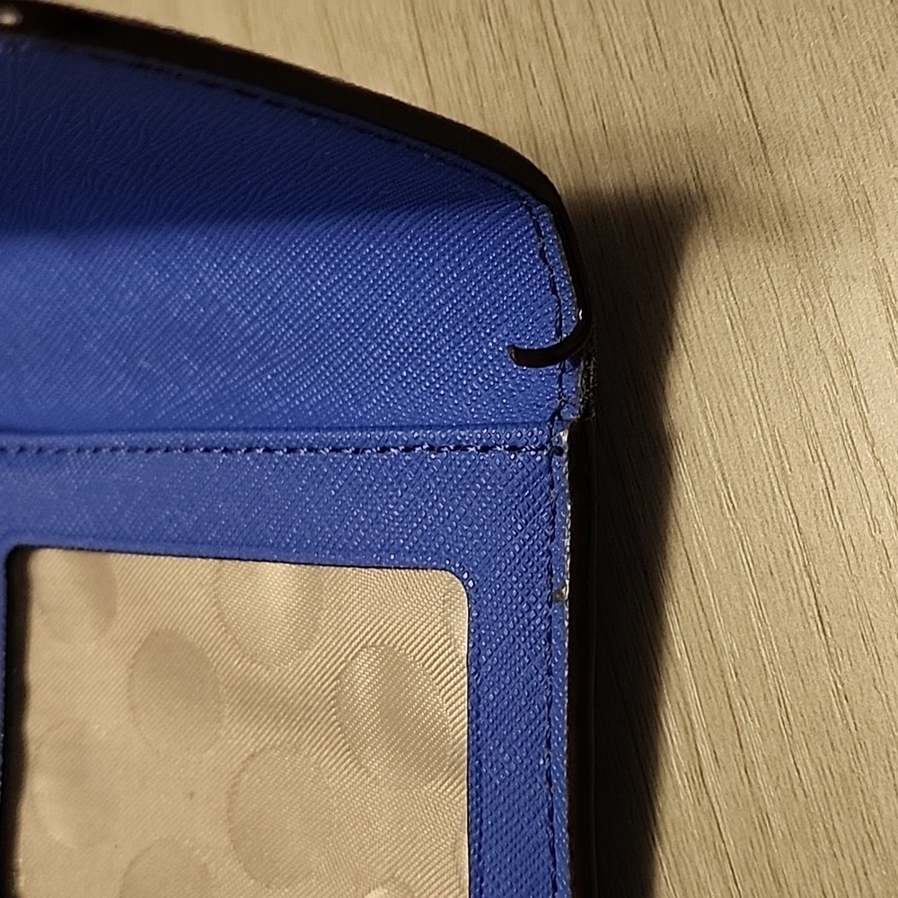 Kate Spade Wallet - Picture 5 of 9